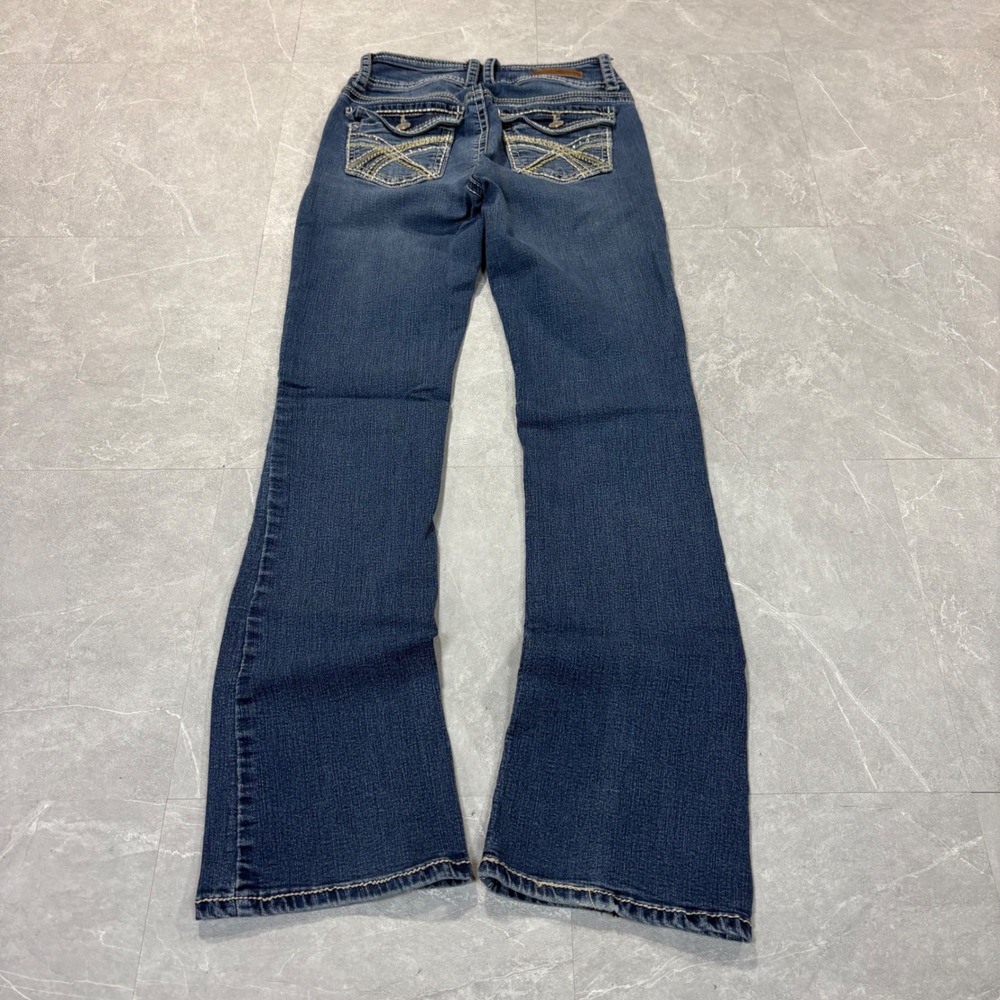 WallFlower Women Size 3 Medium Wash Bootcut Jeans Embroidered Pockets WBM08234B